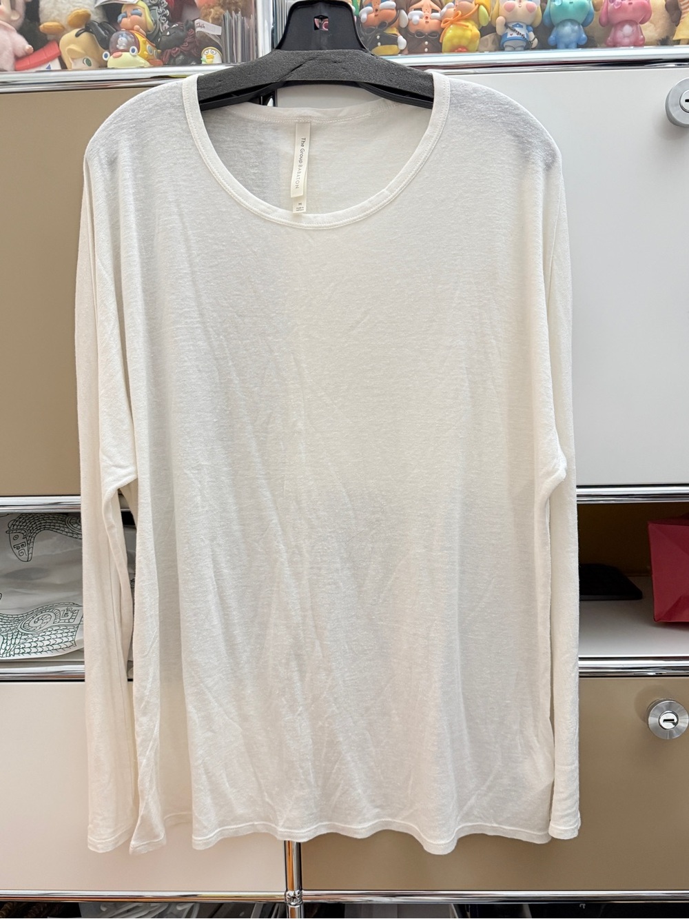Aritzia Babaton Off-White Long Sleeve Scoop Neck Tee